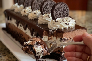 Cookies and Cream Mousse Cake