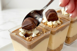 Kinder Chocolate Cheesecake Cups