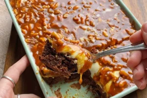 Homemade Snickers Cake