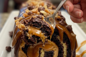 Gooey Chocolate Caramel Turtle Cake Roll