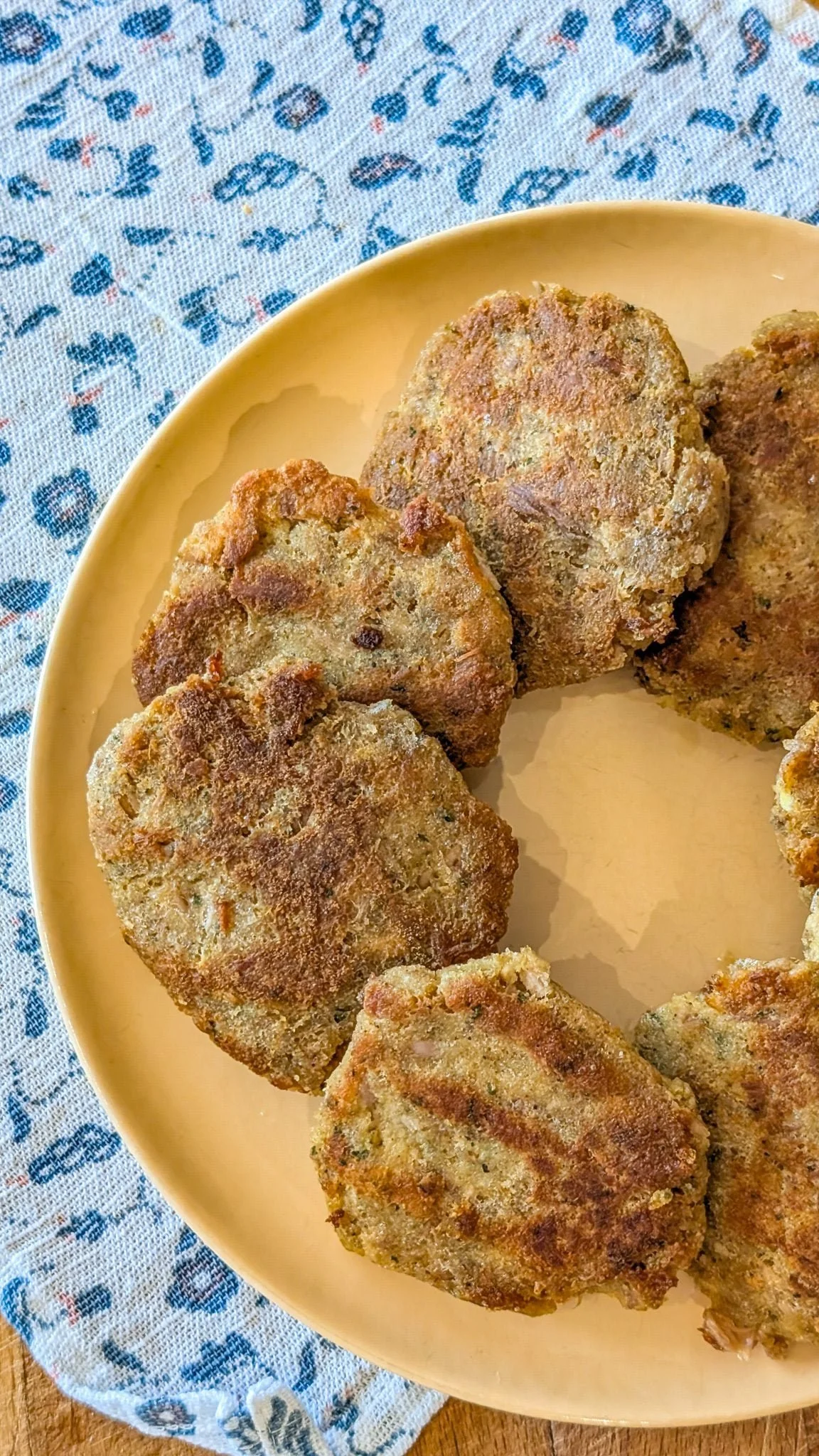Joe’s Crab Snack Crab Cakes