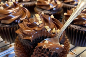 Fudge Chocolate Cupcakes